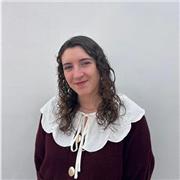 Profesora titulada en Psicología, con doble máster en general sanitario junto con atención temprana.